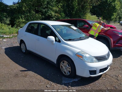 NISSAN VERSA 2010