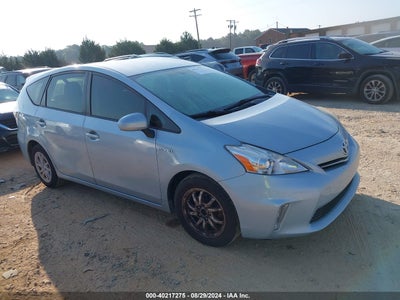 TOYOTA PRIUS V 2013