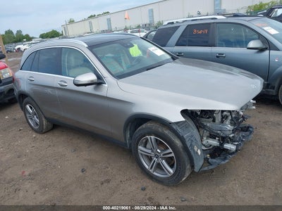 MERCEDES-BENZ GLC 300 2021
