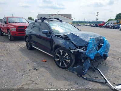 VOLVO V60 CROSS COUNTRY 2024