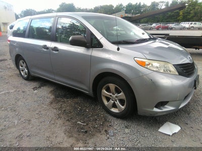 TOYOTA SIENNA 2014