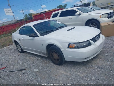 FORD MUSTANG 2000