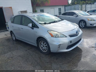 TOYOTA PRIUS V 2013