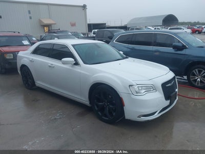 CHRYSLER 300 2015