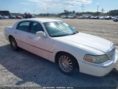 LINCOLN TOWN CAR 2004