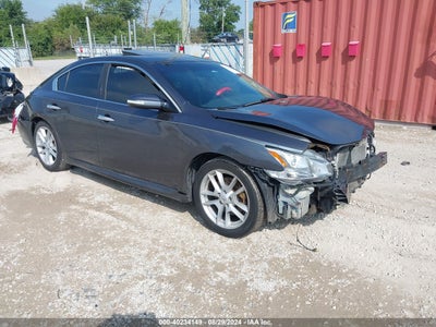 NISSAN MAXIMA 2010