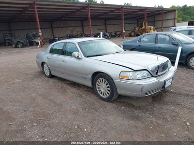 LINCOLN TOWN CAR 2003