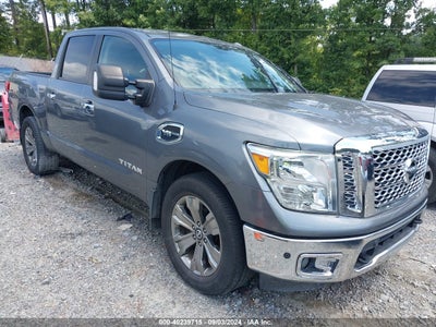 NISSAN TITAN 2017