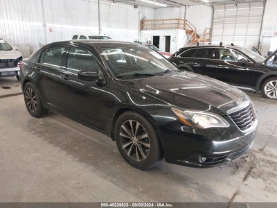 CHRYSLER 200 2013