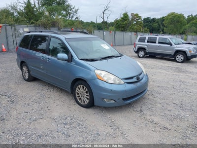 TOYOTA SIENNA 2010