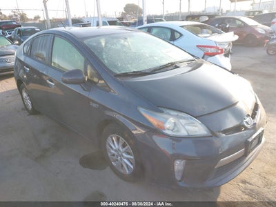 TOYOTA PRIUS PLUG-IN 2013