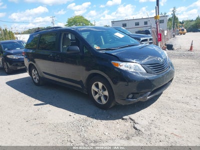 TOYOTA SIENNA 2017