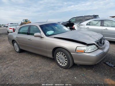 LINCOLN TOWN CAR 2003