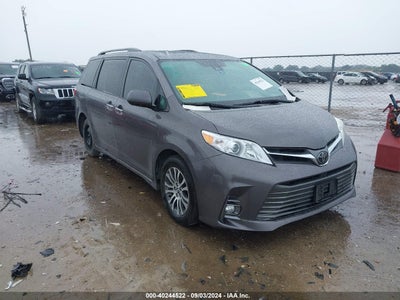 TOYOTA SIENNA 2018