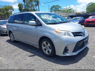TOYOTA SIENNA 2018