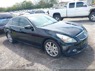 INFINITI JOURNEY 2011