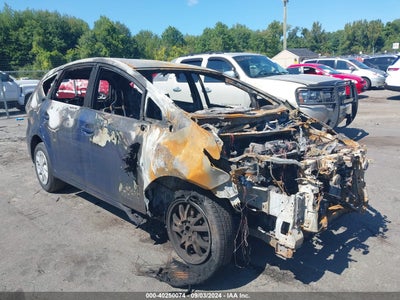 TOYOTA PRIUS V 2012