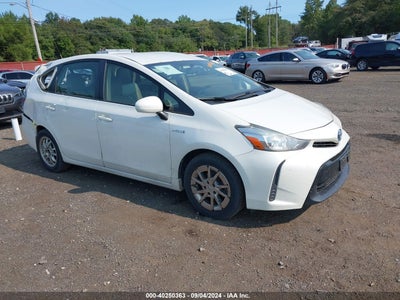 TOYOTA PRIUS V 2016