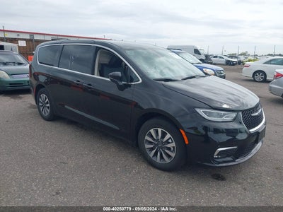CHRYSLER PACIFICA HYBRID 2024