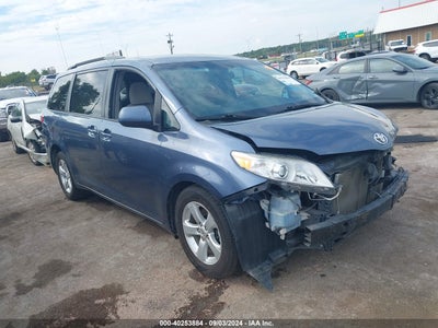 TOYOTA SIENNA 2015