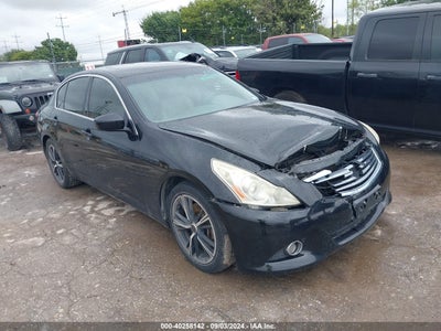 INFINITI G37 2011