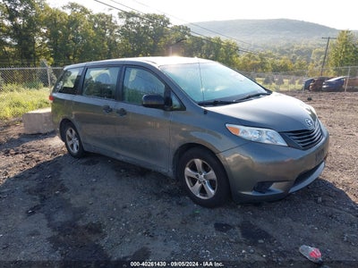 TOYOTA SIENNA 2011
