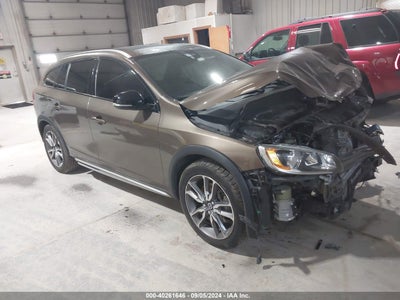 VOLVO V60 CROSS COUNTRY 2016
