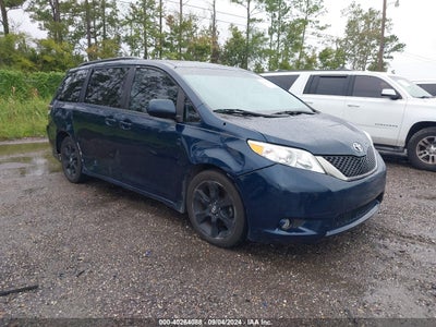 TOYOTA SIENNA 2011