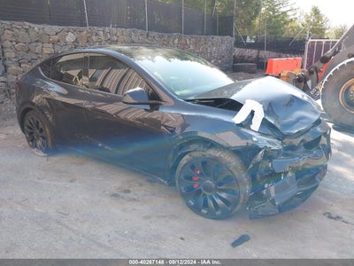 TESLA MODEL Y 2024