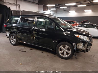 TOYOTA SIENNA 2016