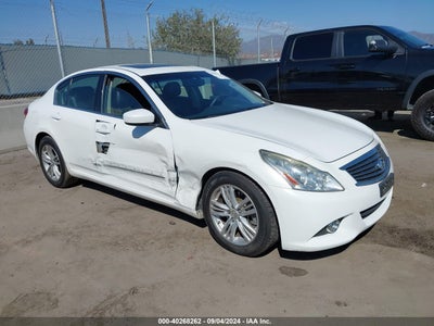 INFINITI JOURNEY 2012