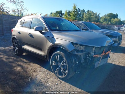VOLVO XC40 2021