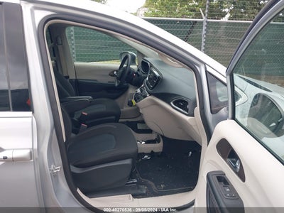 CHRYSLER VOYAGER 2022