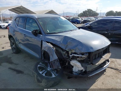 VOLVO XC40 2021