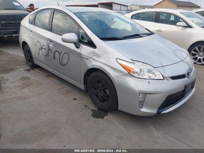 TOYOTA PRIUS 2015