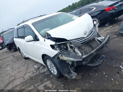 TOYOTA SIENNA 2012
