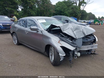 INFINITI M37 2013