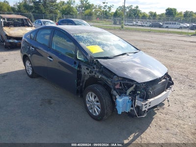 TOYOTA PRIUS PLUG-IN 2013