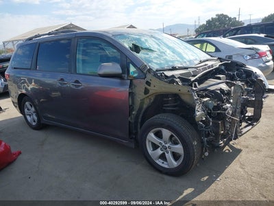 TOYOTA SIENNA 2018