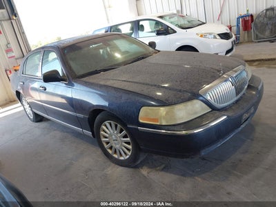 LINCOLN TOWN CAR 2003