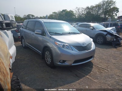 TOYOTA SIENNA 2011