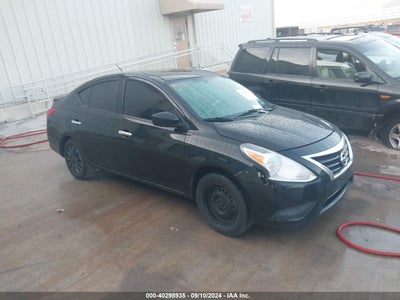NISSAN VERSA 2017