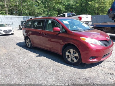 TOYOTA SIENNA 2013