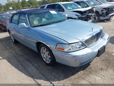 LINCOLN TOWN CAR 2006