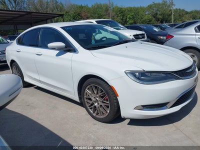 CHRYSLER 200 2015