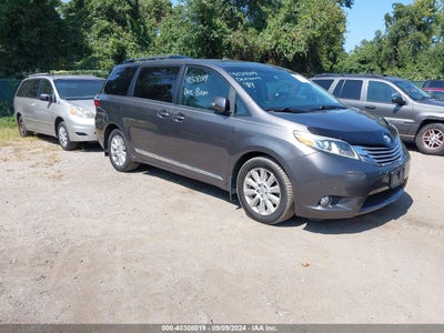 TOYOTA SIENNA 2017