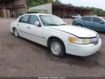 LINCOLN TOWN CAR 2000