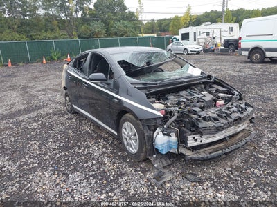 TOYOTA PRIUS 2016