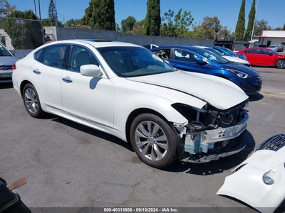 INFINITI M37 2011