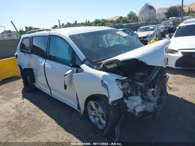 TOYOTA SIENNA 2015